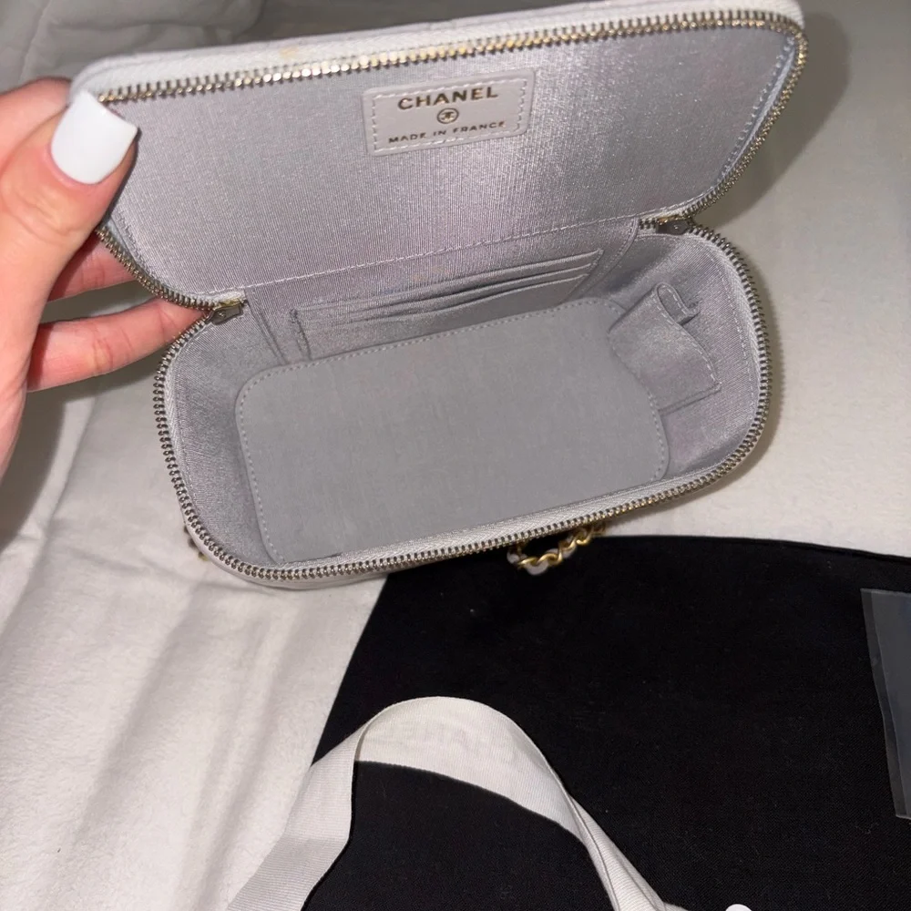 Chanel Ivory Quilted Mini Bag with Gold Accents - Picture 6 of 7